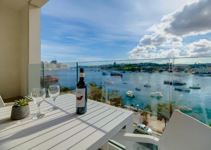 Superlative Apartment With Valletta And Harbour Views