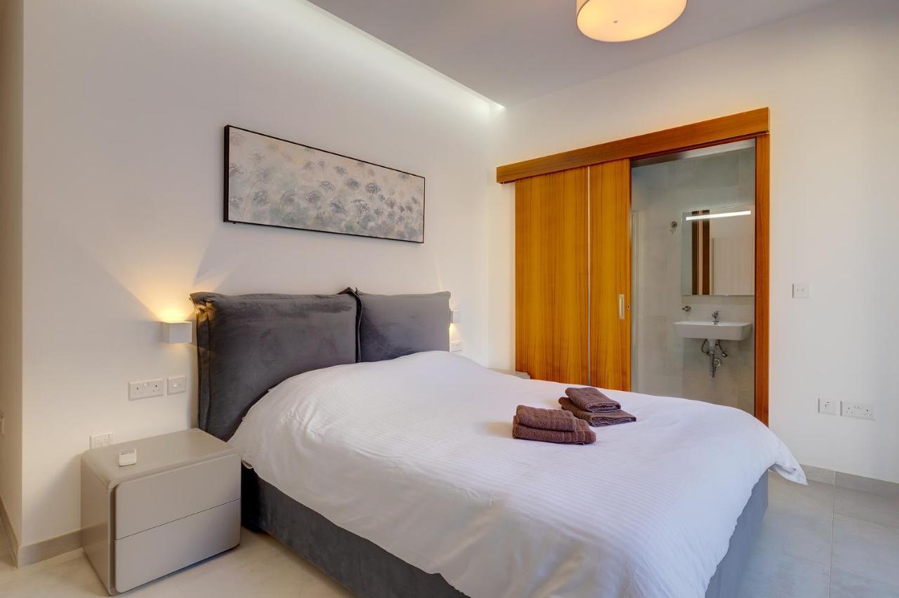 Superlative With Valletta And Harbour Views *