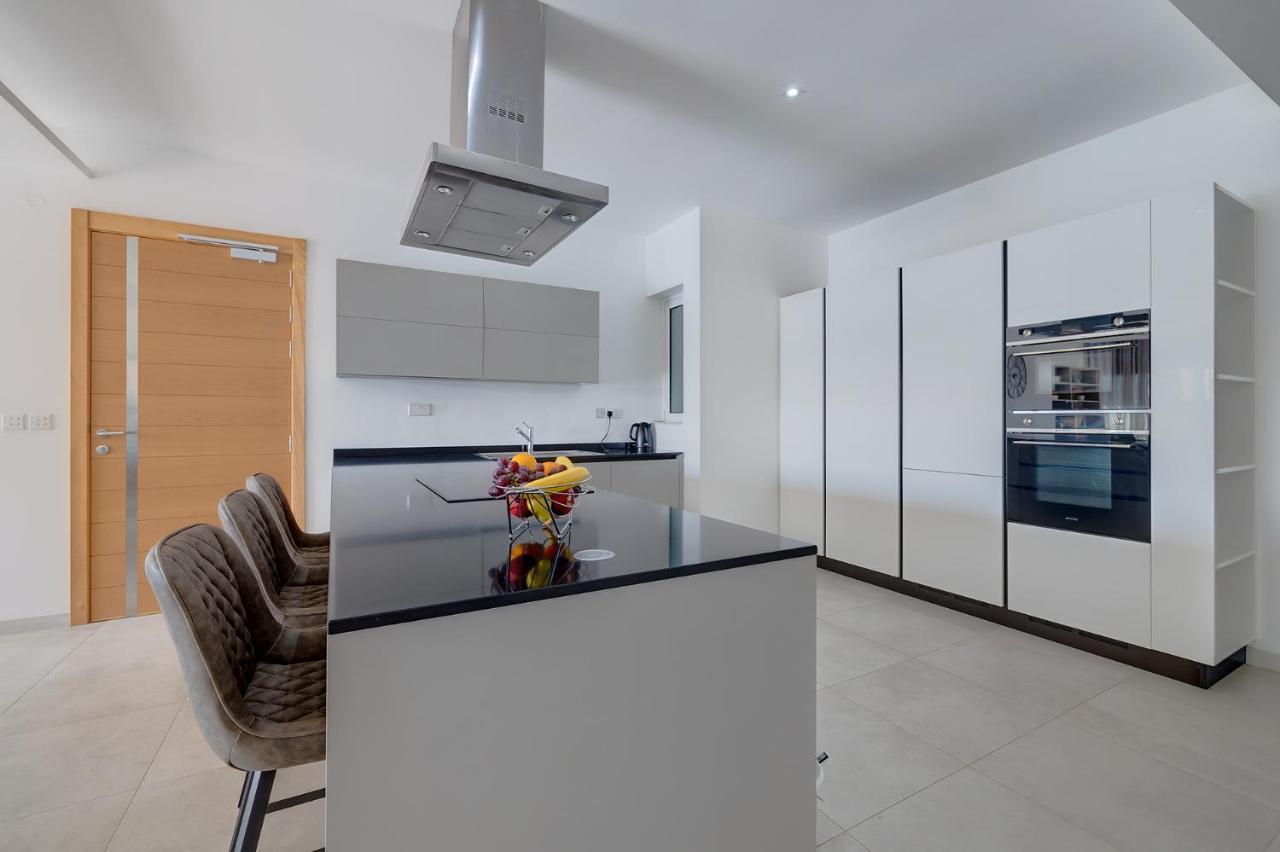 Superlative With Valletta And Harbour Views