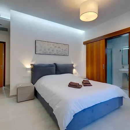 Superlative Apartment With Valletta And Harbour Views Sliema Exterior photo