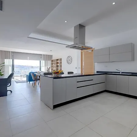 Superlative Apartment With Valletta And Harbour Views Sliema Exterior photo