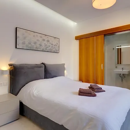 Superlative Apartment With Valletta And Harbour Views Sliema Exterior photo